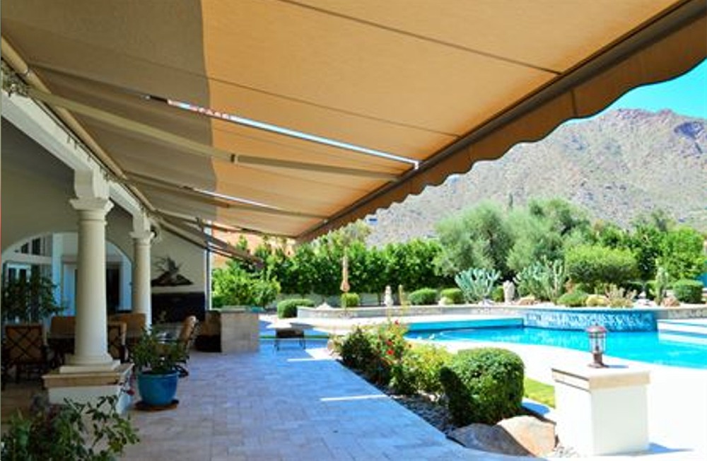 RETRACTABLE PATIO AWNINGS